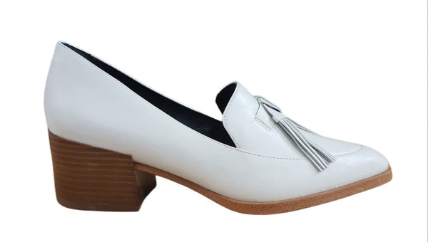 REBECCA MINKOFF Women's Antique White Vacchetta Edie Loafers #M5191001 7.5 NWB