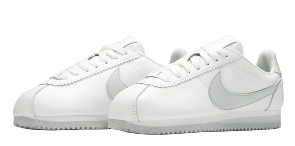 NIKE Women's White Classic Cortez Flyleather Sneakers #AR4874-100 Size 8 NWB