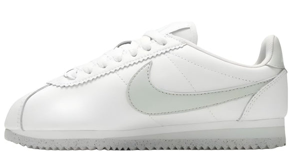 NIKE Women's White Classic Cortez Flyleather Sneakers #AR4874-100 Size 8 NWB