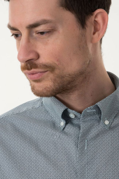 GANT Men's Stone Grey Nordic Geo Print Button Down Shirt 3003330 Size M NWT