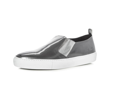 URI MINKOFF Men's Trevi Metallic Silver Slip On Sneakers $195 NWT