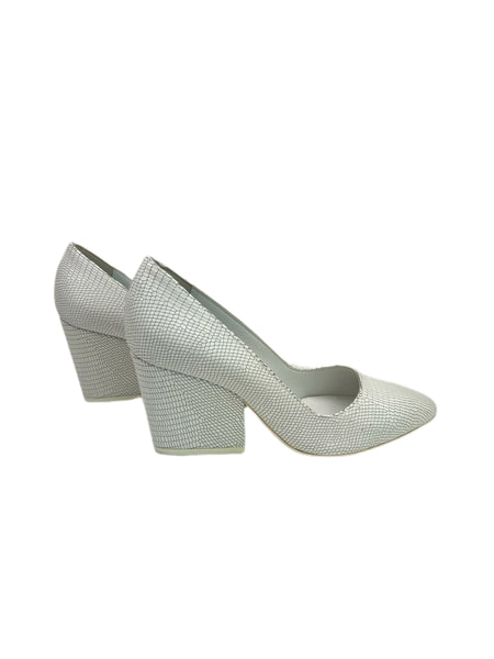 Max Mara Women's Bianco Vroland Leather Pointed Toe Pumps Size 7 NWB